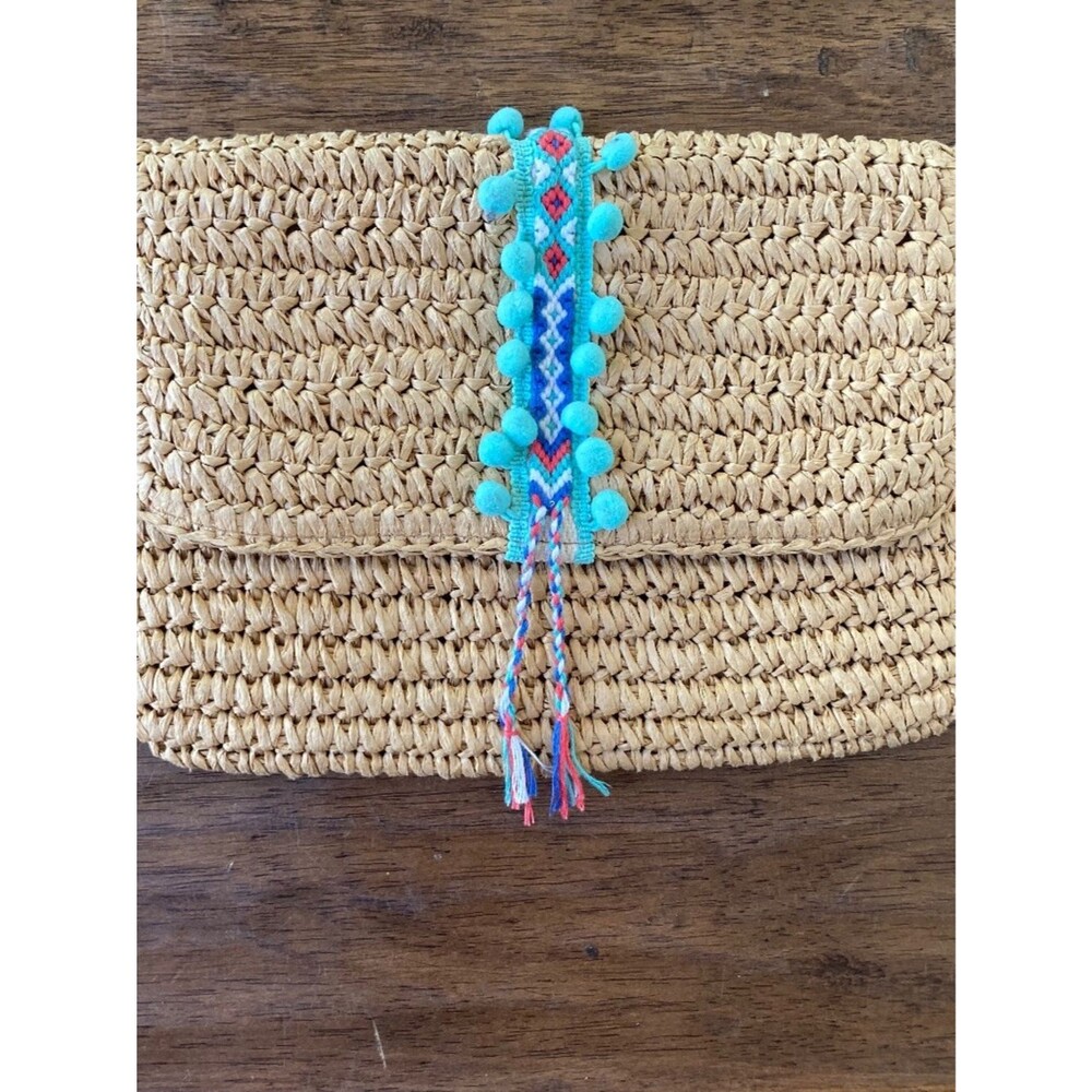 FALLON & ROYCE Reece Straw Fold Over Crochet Fringe Clutch Pom Pops